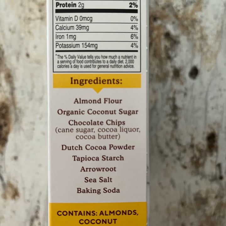 photo of Simple Mills Almond flour baking mix- Brownies shared by @dianna on  13 Sep 2022 - review