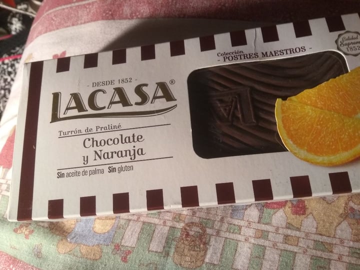 photo of Lacasa Turrón de praliné chocolate y naranja shared by @periclod on  02 Jan 2020 - review