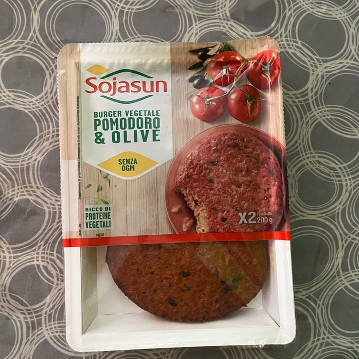 photo of Sojasun Burger Pomodoro & Olive shared by @aleblackdevil on  28 Jul 2022 - review