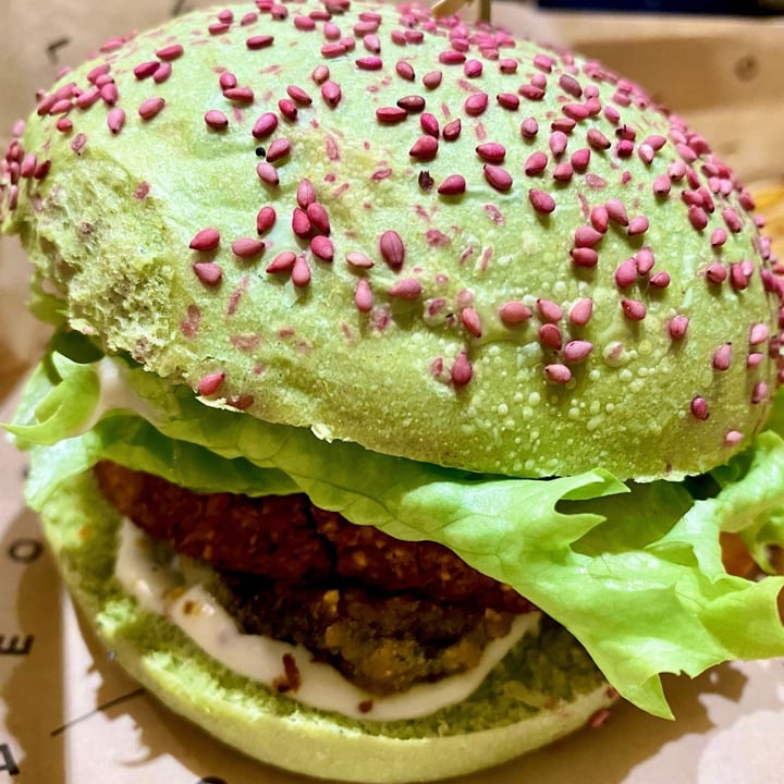 photo of Flower Burger Roma Elf Burger shared by @elle10 on  25 Apr 2022 - review