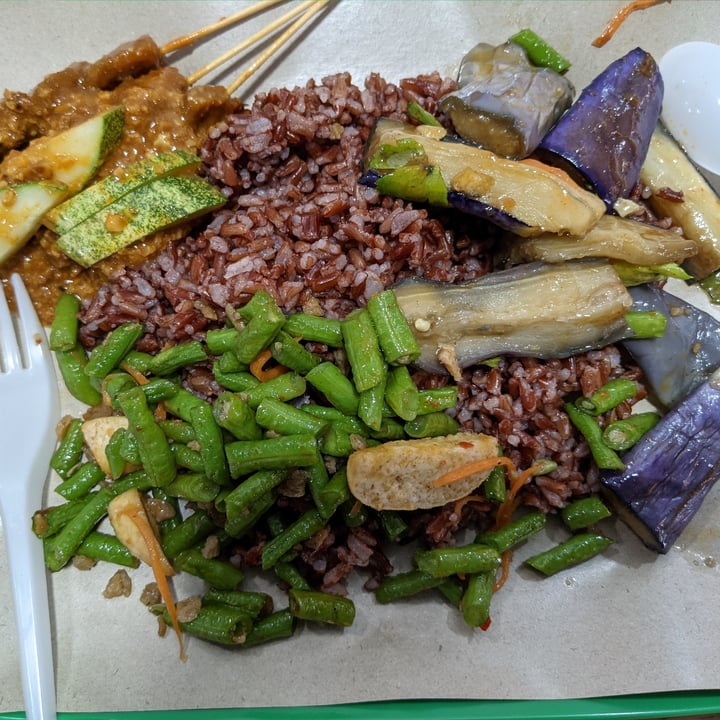 photo of Singtel Shop Comcentre Vegetarian brown rice with 3 dishes shared by @yashvihappyveg on  05 Oct 2021 - review