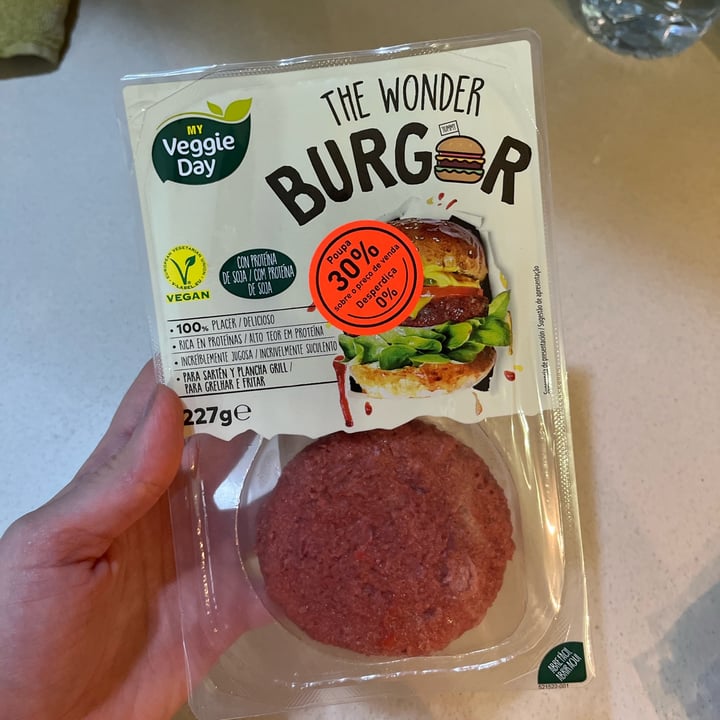photo of My veggie day The Wonder Burger shared by @xanaramos on  03 Jan 2022 - review