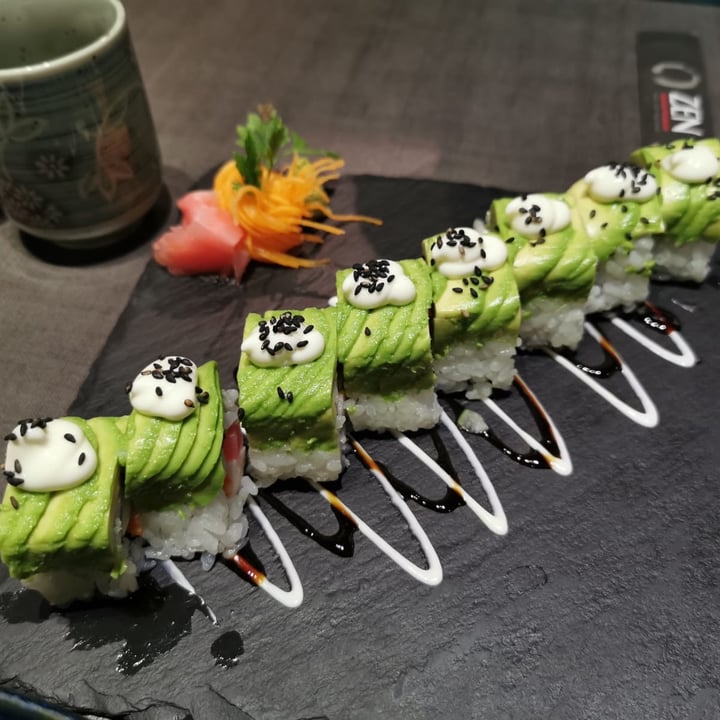 photo of Herbivore Avocado Roll Maki shared by @isimon on  07 Jul 2020 - review