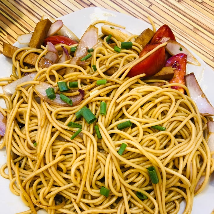 review photo of Loving Hut - Cercado De Lima Tallarín Saltado Criollo shared by @sophie15 on 15 Jun 2020 - review