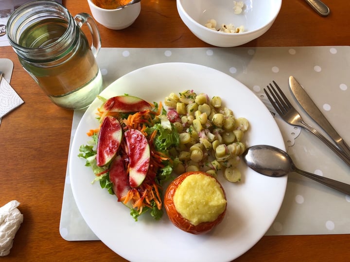 photo of Canaruti Tomate Relleno Y Ensalada De Melloco shared by @ivanjimenes on  15 Nov 2019 - review