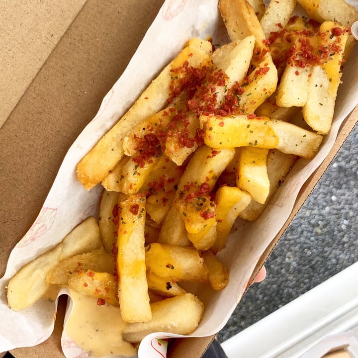 photo of Veggie Dojo Vegan Cheesy Fries shared by @avegangirl on  29 Jul 2020 - review