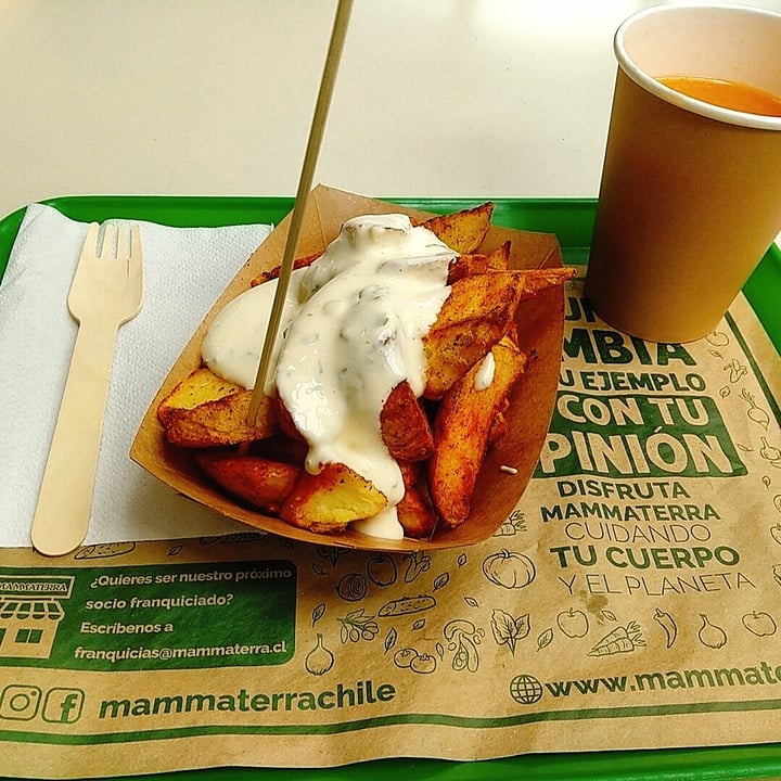 review photo of MAMMATERRA Papas Horneadas Con Salsa De Ajo Vegana Y Un Jugo De Naranja Y Zanahoria shared by @mayradaniela on 09 Feb 2020 - review
