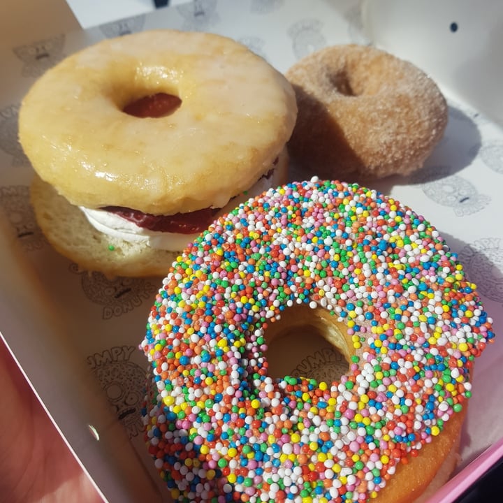 photo of Grumpy Donuts Vegan Doughnuts shared by @jenl on  19 Sep 2021 - review