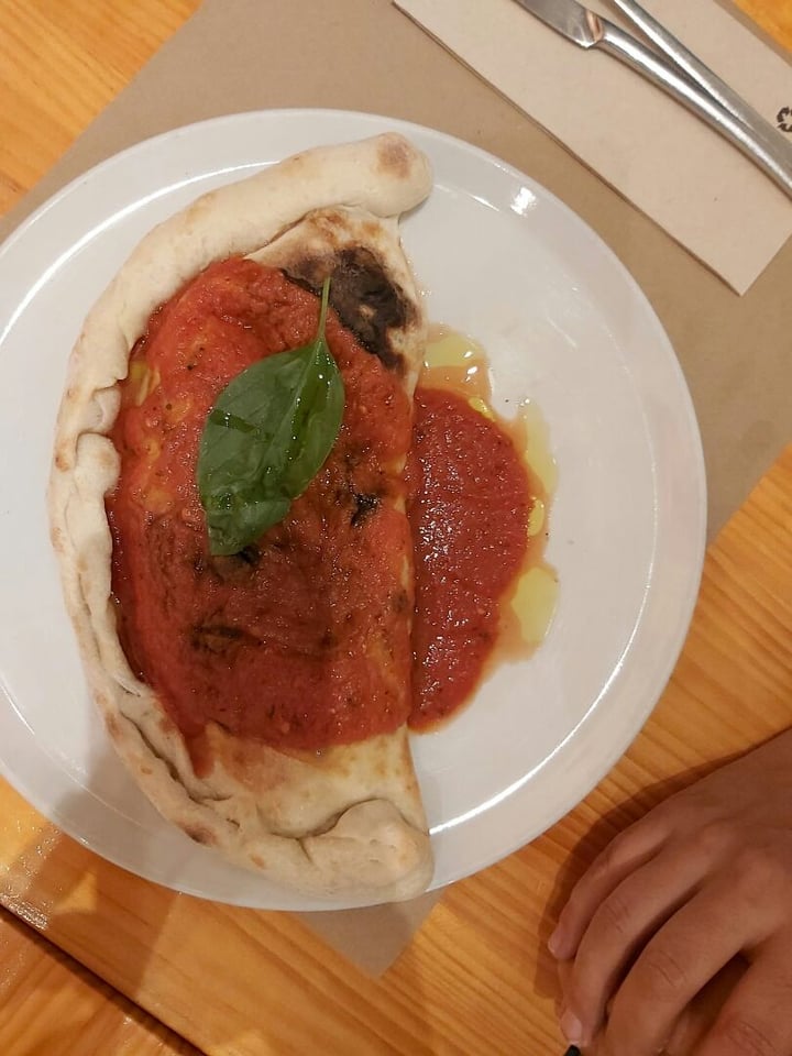photo of Pizzi & Dixie Calzone shared by @martate on  10 Dec 2019 - review