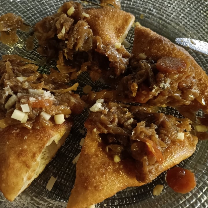 review photo of Isabella De Cham Pizza Fritta Pizza fritta alla genovese vegan shared by @benedettac on 17 Jun 2022 - review
