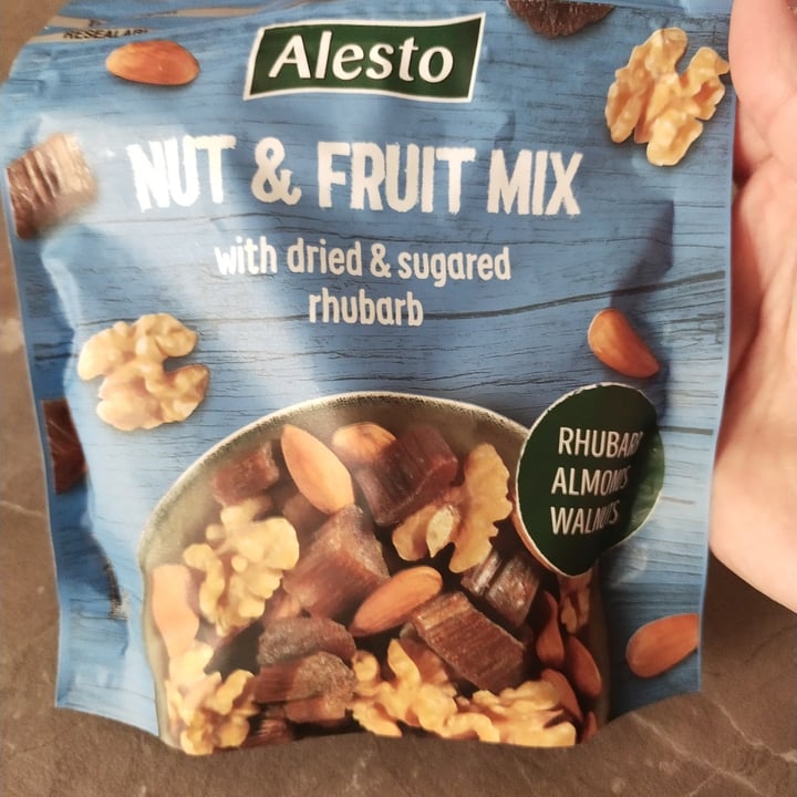photo of Alesto Fruit & nut mix with rhubarb shared by @robertacao on  17 May 2022 - review