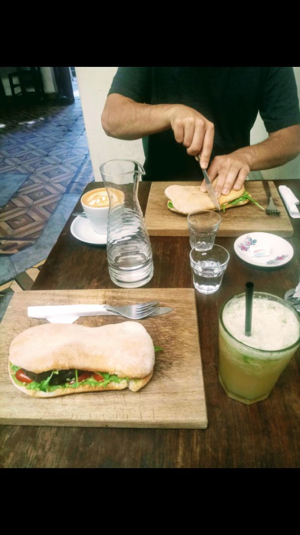 photo of La Noire Café Sandwich vegano shared by @doloresg on  31 Jul 2019 - review
