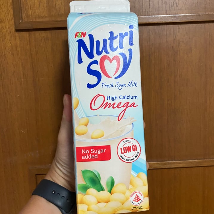 photo of F&N Nutrisoy Fresh Soya Milk High Calcium & Omega No Sugar Added shared by @piggy-egg on  08 Nov 2021 - review