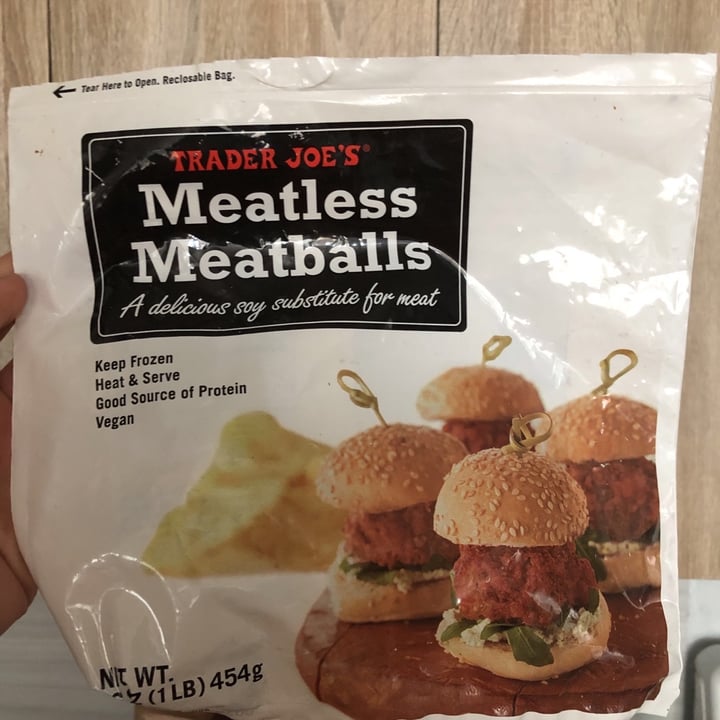 photo of Trader Joe's Meatless Meatball shared by @kckellydoggy on  06 Jun 2020 - review
