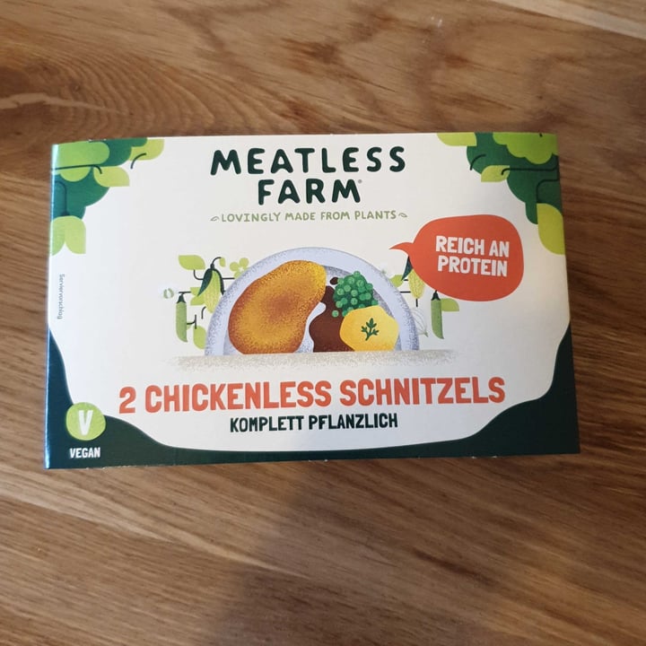 photo of Meatless Farm Chickenles schnitzels shared by @loschul on  12 Jan 2022 - review