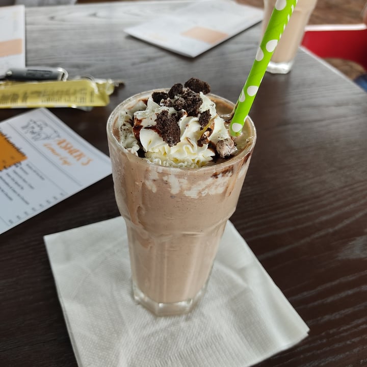 photo of Asher's Corner Cafe @ Ashers Farm Sanctuary Cookie Monster Milkshake shared by @anjasteyn on  07 Feb 2021 - review