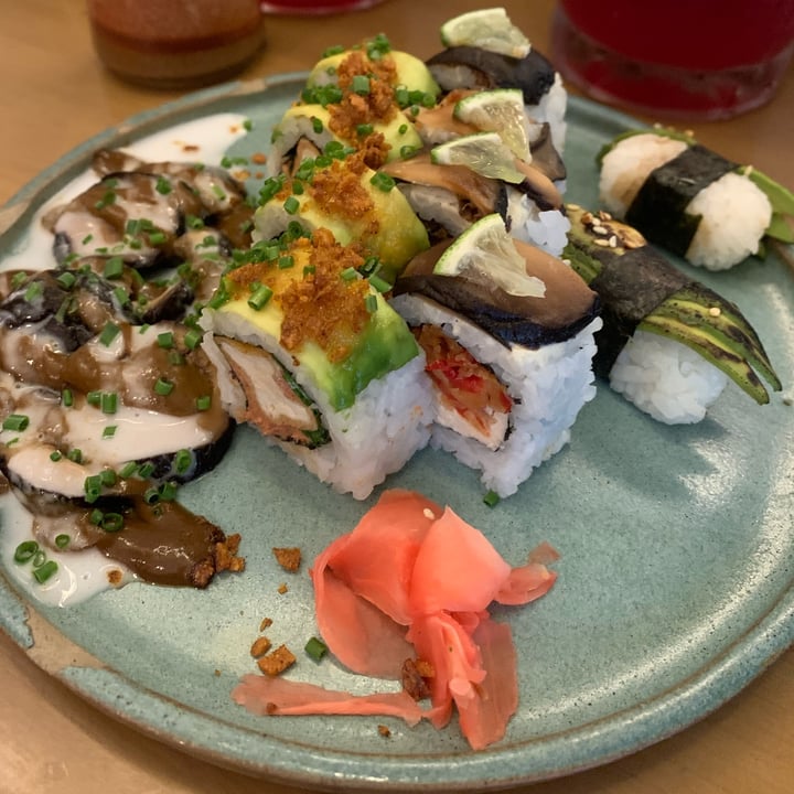 review photo of Let it V - Vegan Sushi 12 piezas de sushi a elección shared by @romiozer on 28 Mar 2022 - review