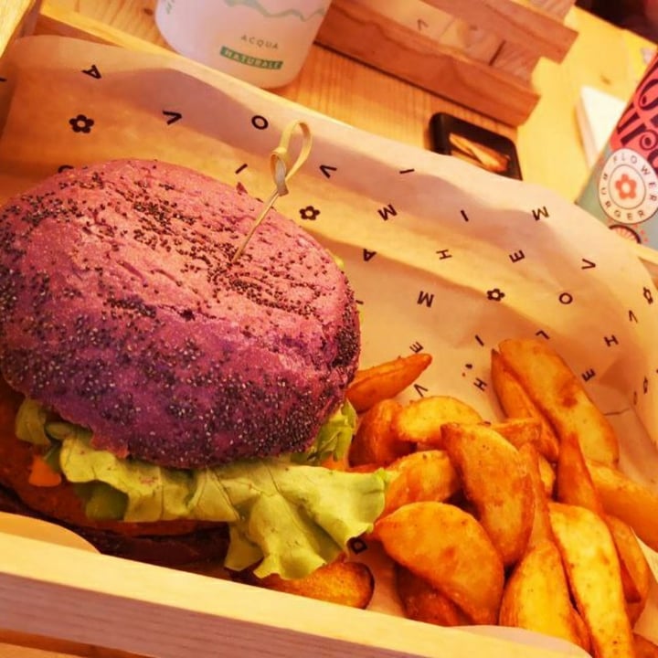photo of Flower Burger Cheesy Cecio shared by @melian on  03 Dec 2022 - review