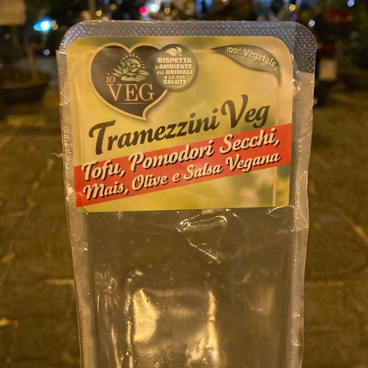 photo of ioVEG Tramezzini tofu, mais, pomodori secchi, olive e salsa vegana shared by @claudiiax on  10 Oct 2022 - review