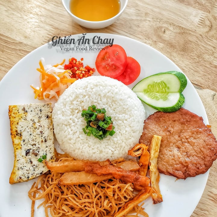 photo of Quán chay An Vegan Vietnamese Broken Rice shared by @gac-veganfoodreview on  01 Apr 2022 - review