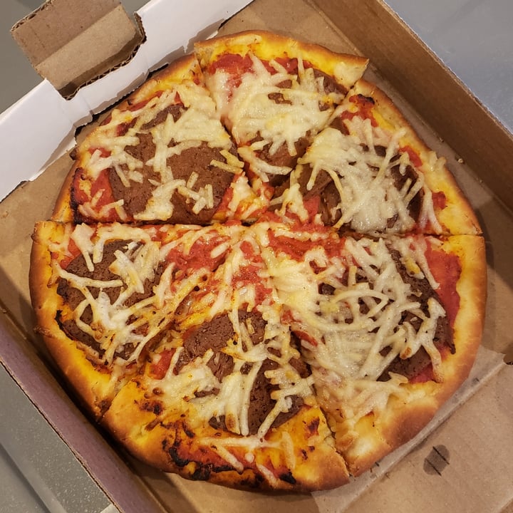 photo of Valiant's Barrie Pepperoni And Cheese Pizza shared by @metalmel666 on  08 Dec 2021 - review
