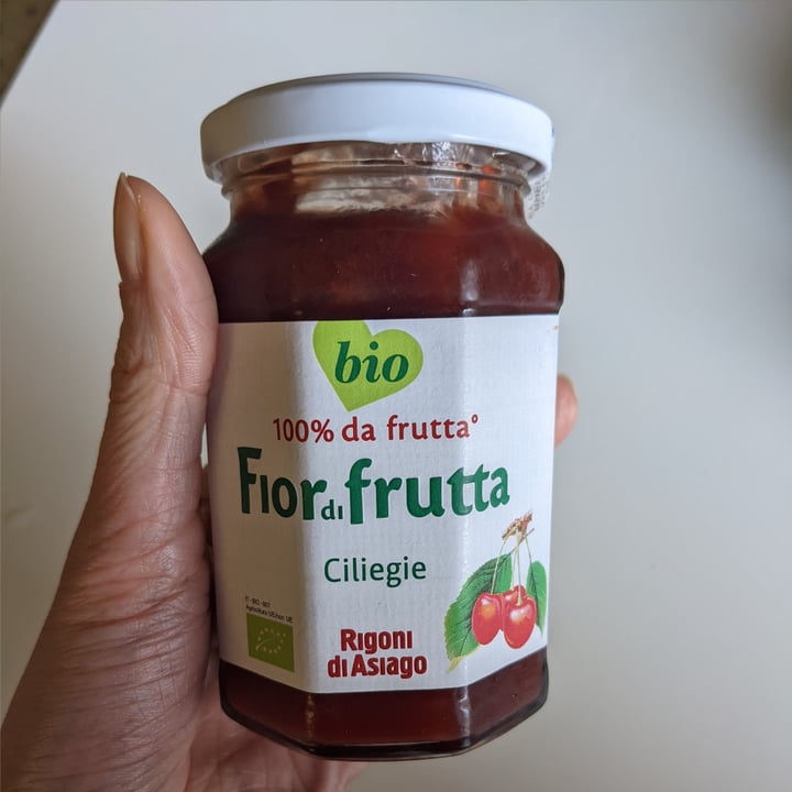 review photo of Rigoni di Asiago Fior di frutta ciliegie shared by @acciuga on 15 Dec 2021 - review