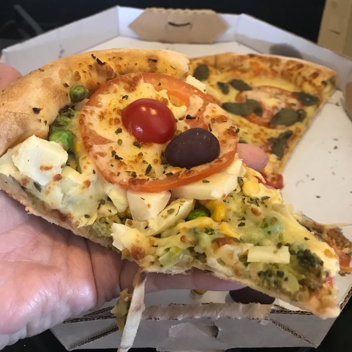 photo of Pompéia Pizzaria Pizza Vegetariana shared by @silscheid on  01 May 2022 - review