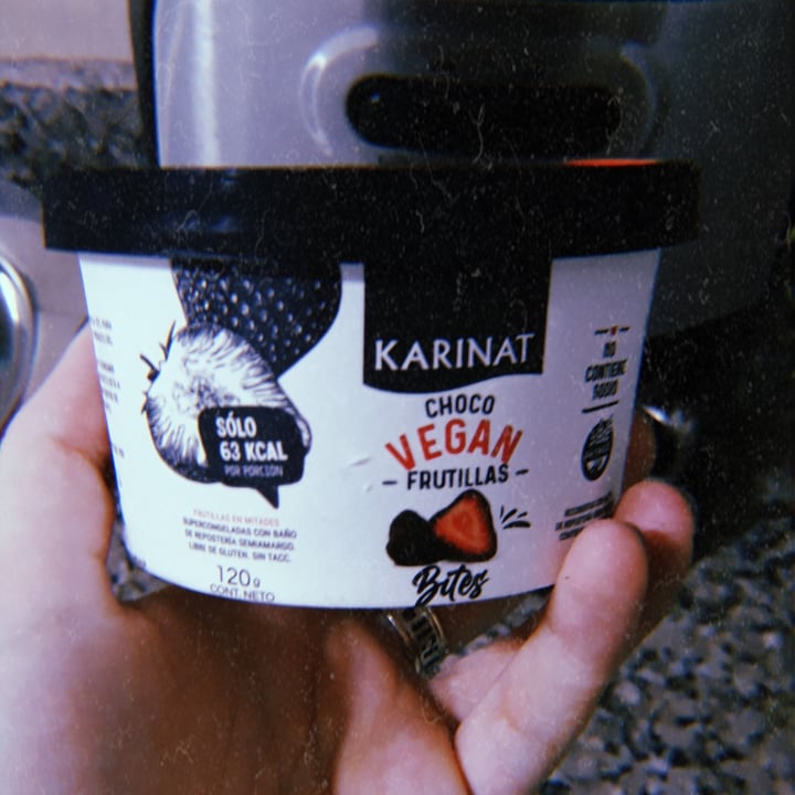 photo of Karinat Choco Vegan Frutillas Bites shared by @nanicuadern on  07 Mar 2021 - review