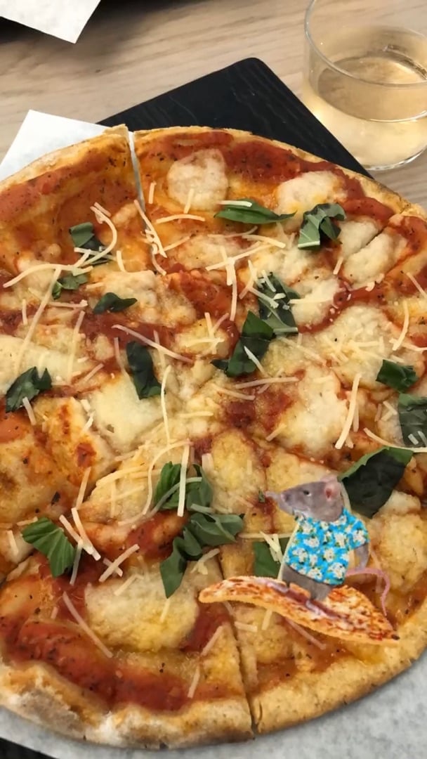 photo of Virtuous Pie Margarita pizza shared by @kaylacoombs on  02 Apr 2020 - review