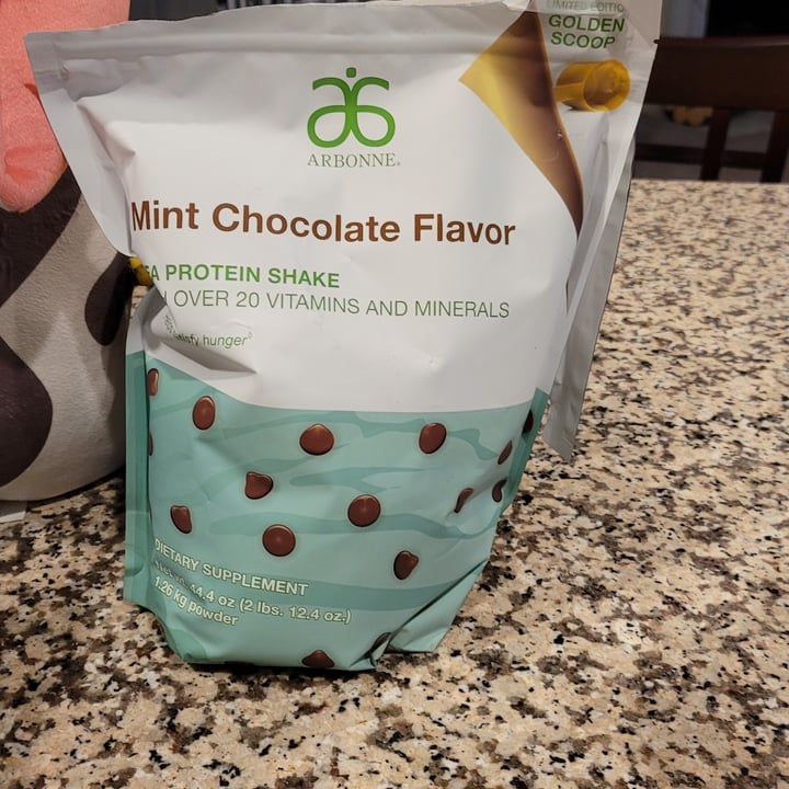 photo of Arbonne Mint Chocolate Protein shared by @rjroszkowski on  21 Jan 2021 - review