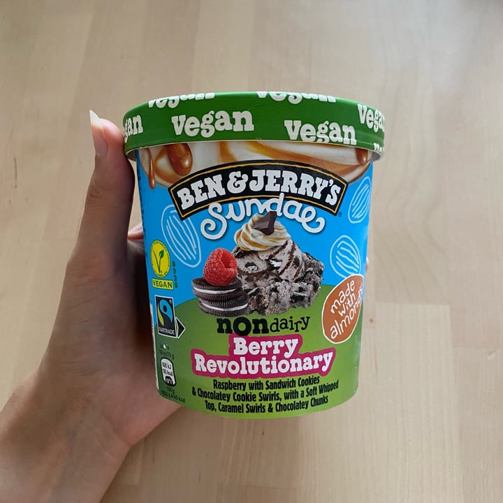 photo of Ben & Jerry's Berry sundae shared by @elisgreenworld on  17 Aug 2022 - review