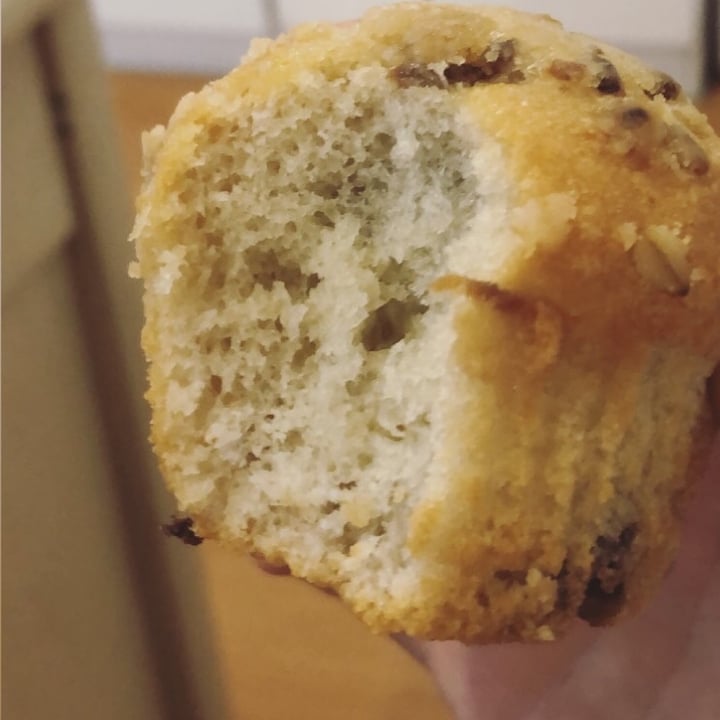 photo of Woolworths Food Blueberry and lemon muffins shared by @herb_ivore98 on  17 Oct 2021 - review