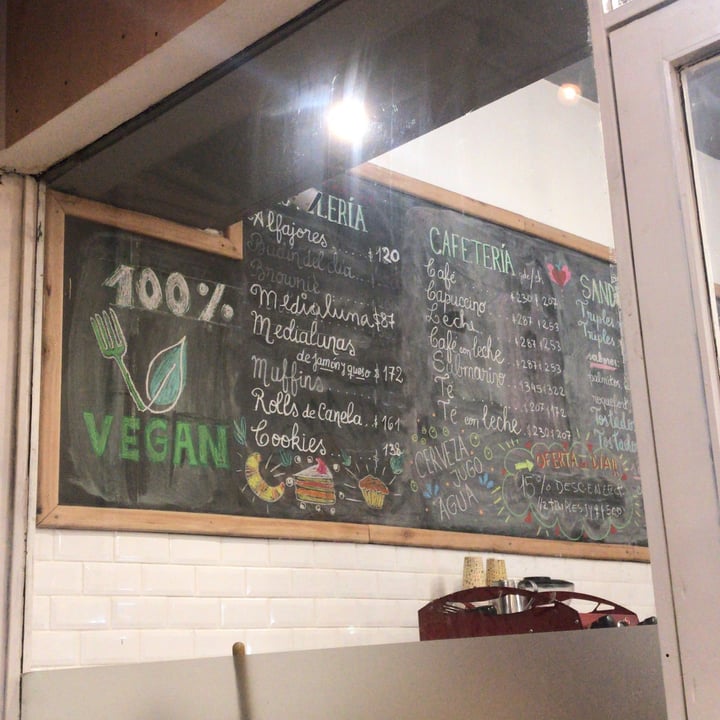 review photo of Futuro veggie Sandwich De Miga shared by @candeeev on 13 Nov 2021 - review