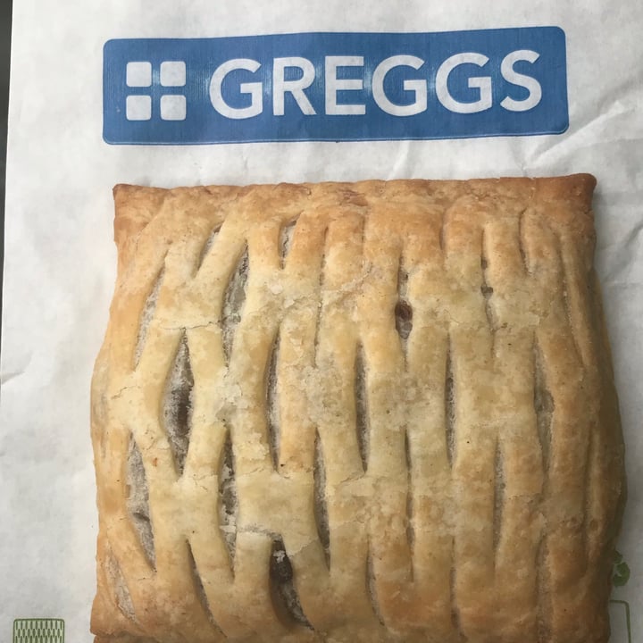 photo of Greggs Vegan Stake Bake shared by @lennyb on  10 Jun 2021 - review