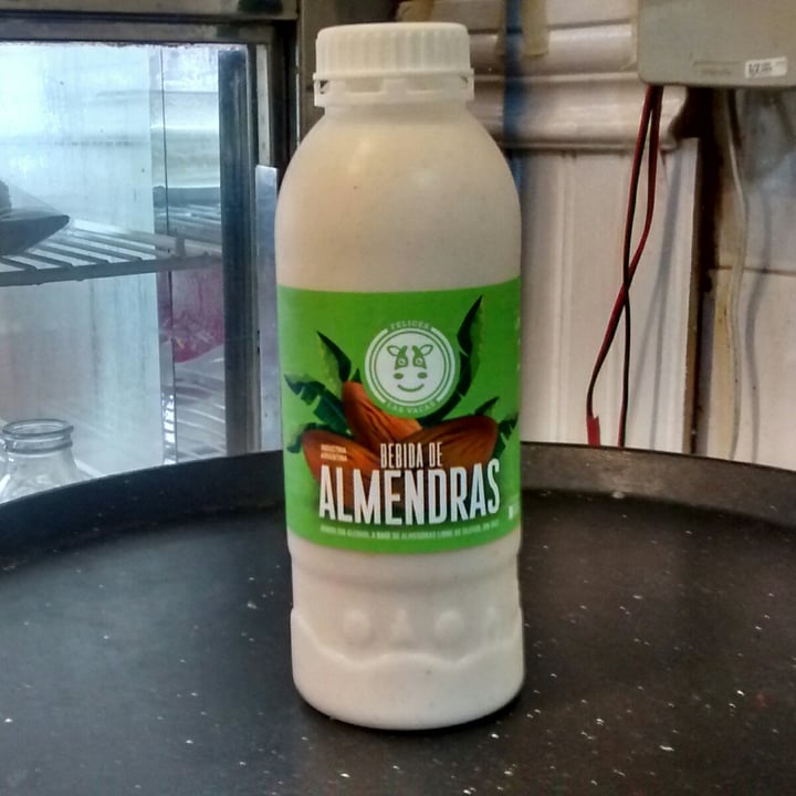 photo of Felices Las Vacas Bebida de Almendras Natural shared by @nachdemsturm on  09 Apr 2021 - review