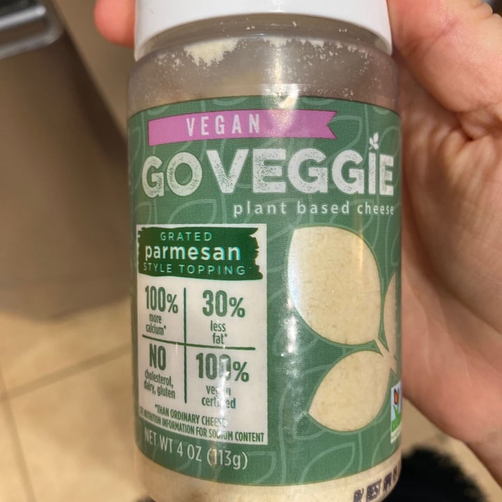 photo of GO VEGGIE Go Veggie Grated Parm shared by @plantbasedlife123 on  11 Oct 2020 - review