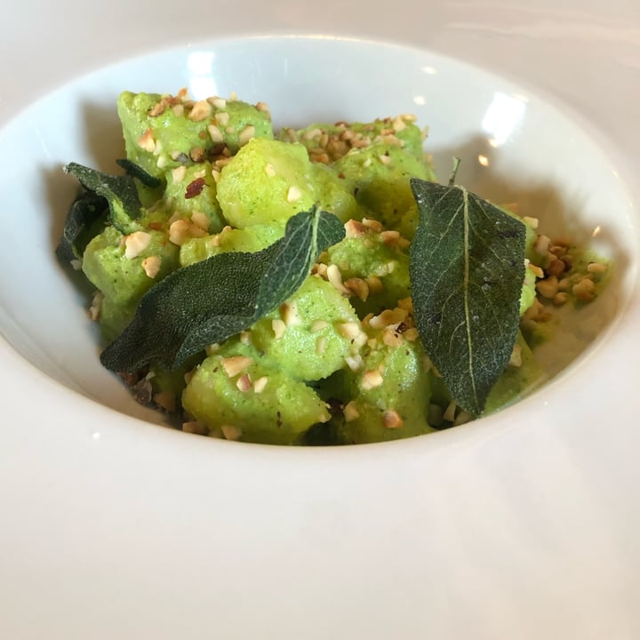 review photo of Osteria della Balera Gnocchi con crema di zucchine, crumble di nocciole e salvia fritta shared by @marina1982 on 18 Jun 2022 - review
