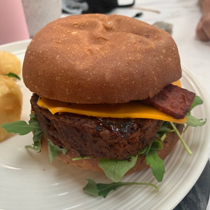 photo of Anna-Loka Rodeo Burger shared by @sallyivens on  13 Sep 2020 - review