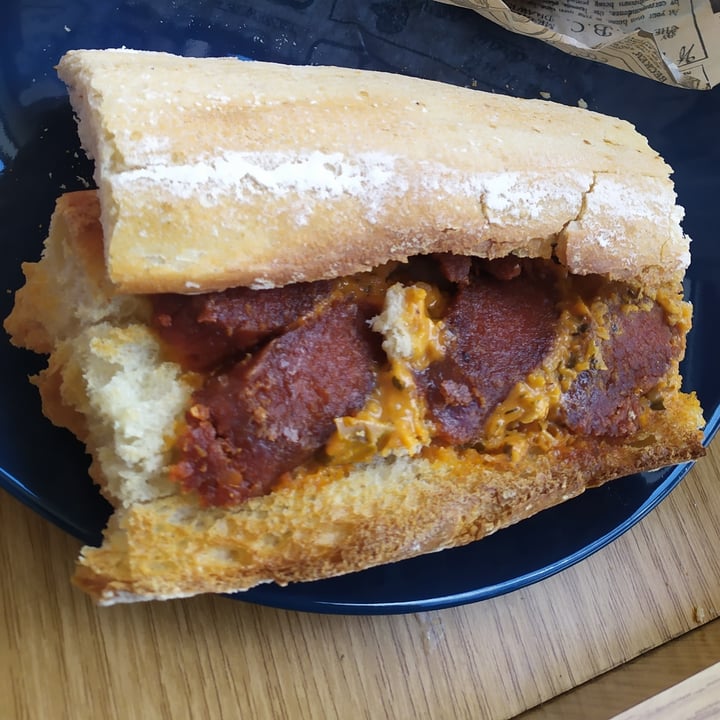 review photo of El Perro Gamberro Vegata de chorizo y chimichurri shared by @adriancuadrado on 06 Jun 2020 - review