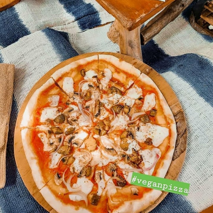 photo of La Brisa Vegan Pizza shared by @anadragalina on  23 Dec 2020 - review