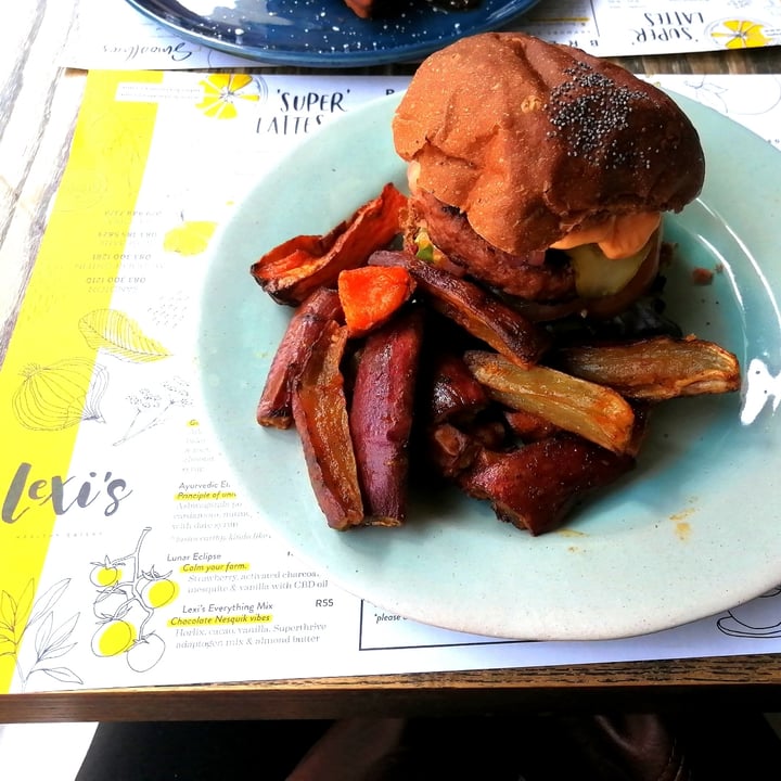 photo of Lexi's Healthy Eatery Beyond Burger shared by @caracrockett on  26 Sep 2020 - review
