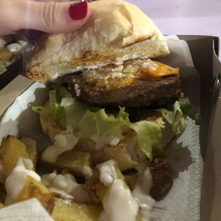 photo of Parri Vegana Hamburguesa shared by @claracartasegna on  15 Feb 2022 - review