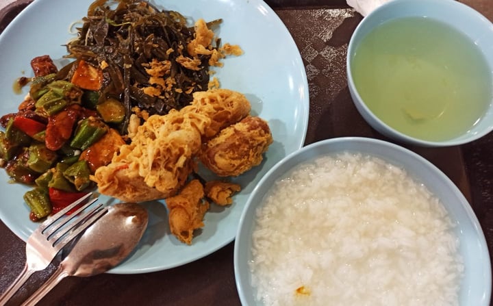 photo of People's Park Centre B1 Foodcourt 素满园 Su Man Yuan - Vegetarian Mixed Rice shared by @yanngan on  16 Mar 2020 - review