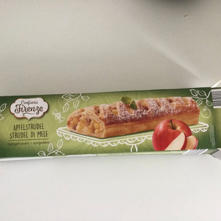 review photo of Confiserie firenze Strudel Di Mele shared by @isauraelle on 03 Apr 2022 - review
