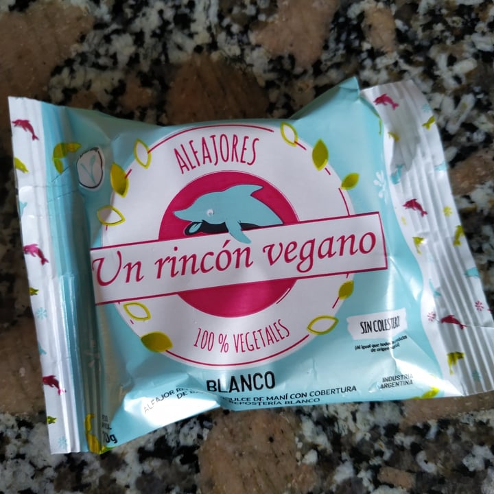 photo of Un Rincón Vegano Alfajor Chocolate Blanco shared by @teff0 on  08 Aug 2020 - review