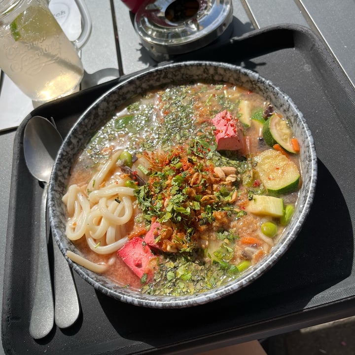 photo of Heinrich | essen & trinken Vegan Ramen with Tofu shared by @domcsiwill on  24 May 2022 - review