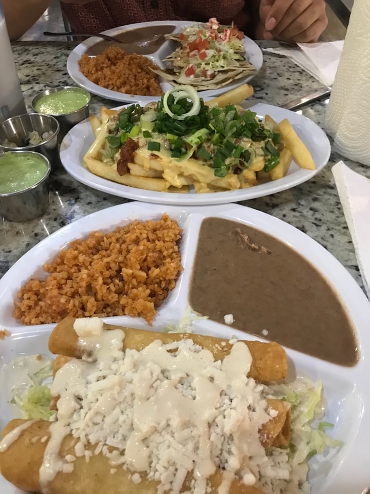 photo of Veegos Flautas shared by @kimberlyn on  21 Mar 2020 - review