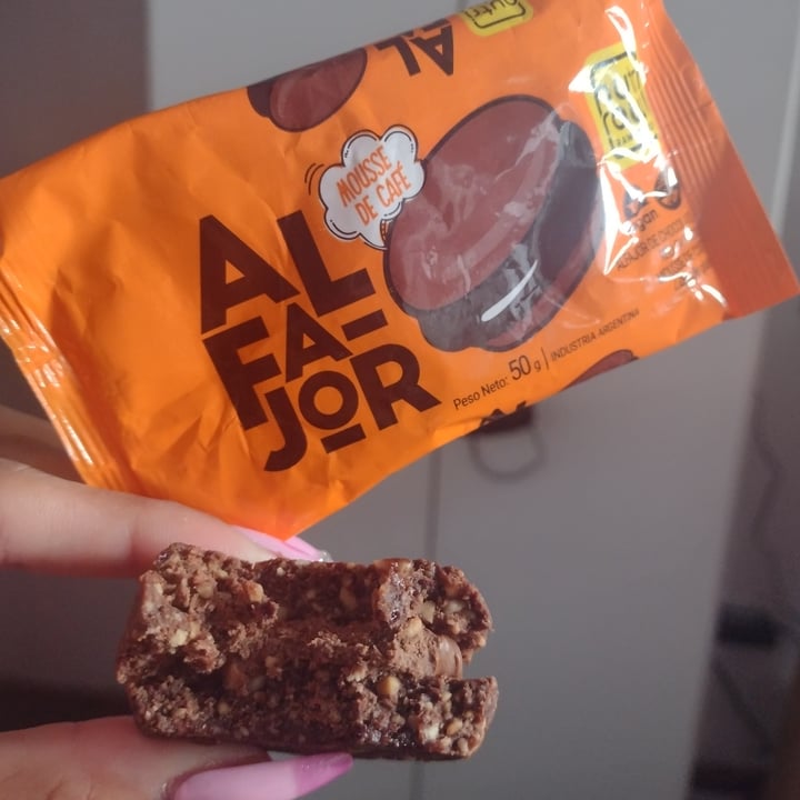 photo of Nutri Raw Alfajor de chocolate relleno con mousse de café shared by @50shadesofpink on  11 Jan 2022 - review