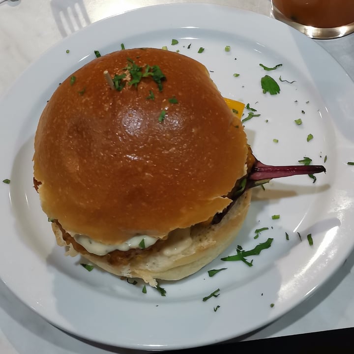 photo of Sana vegetariana Hamburguesa De Quinoa Y Garbanzo shared by @laurauf on  21 Nov 2022 - review