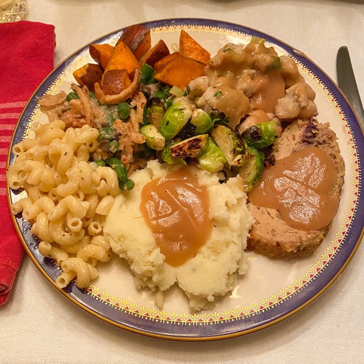 photo of Trader Joe's Breaded turkey-less stuffed roast with gravy shared by @curvycarbivore on  30 Nov 2020 - review